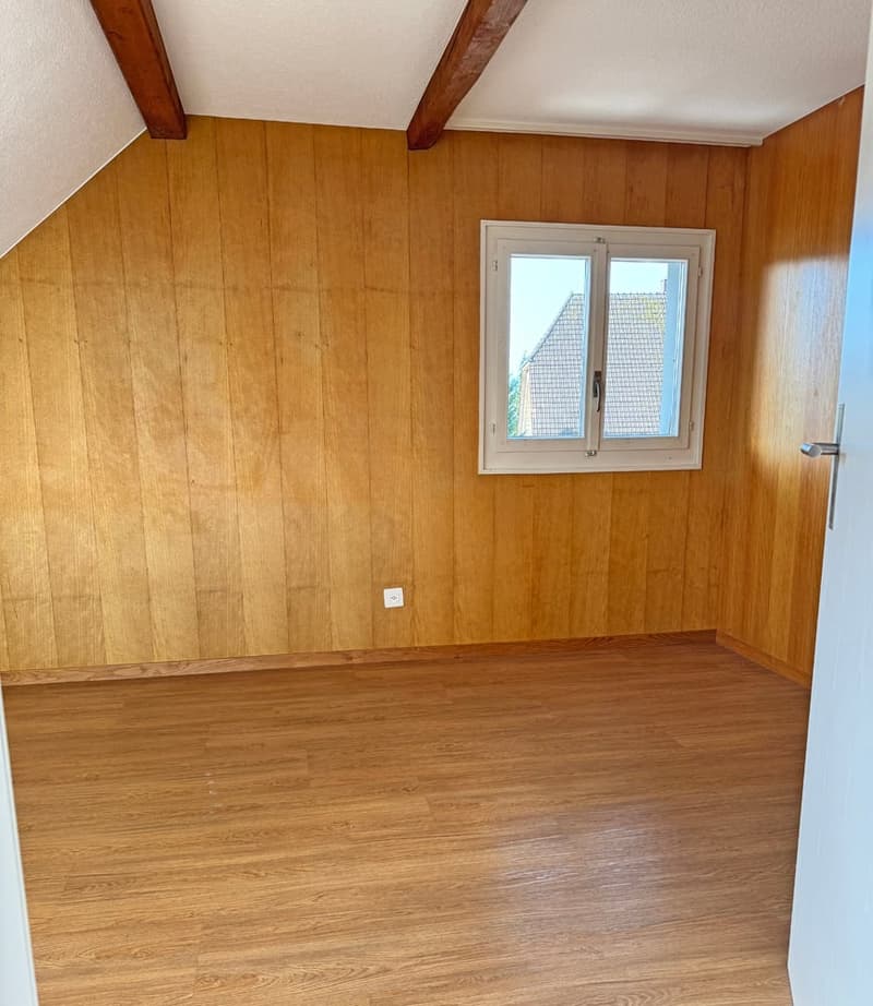 A spacious home in the heart of Madiswil (20)