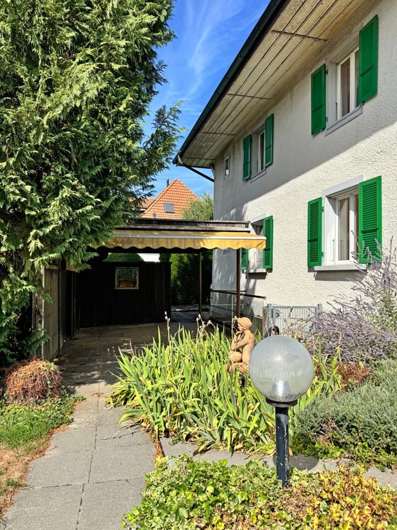 ...grosses Grundstück an bester Lage mit stilvollem Altbau... (14)