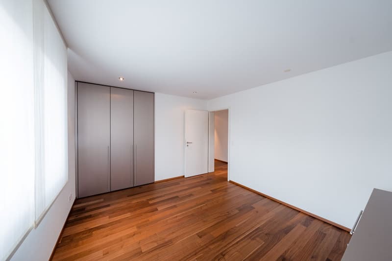 Freistehendes 5 ½-Zimmer-Einfamilienhaus mit viel Umschwung (6)