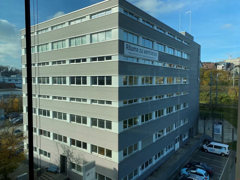 “Lavorare sul Reno” spazio di ufficio urbano di 370m2 in un ex edificio industriale (3)