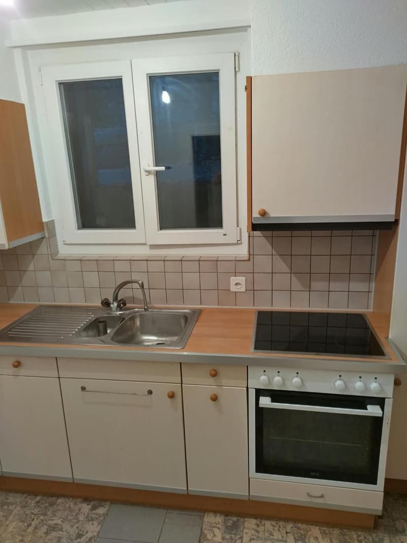Appartement simple et charmant de 4 pièces à Perrefitte (BE) (8)