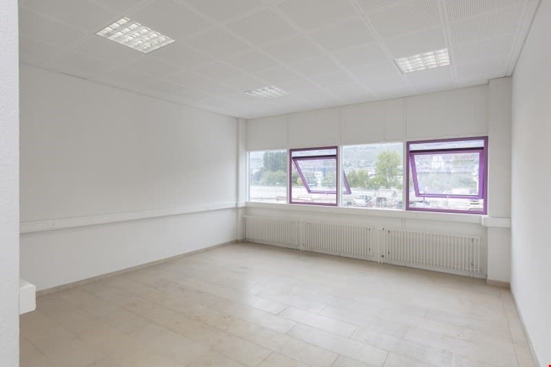 SURFACE COMMERCIALE/BUREAU/CABINET MEDICAL/ACTIVITES SPORTIVES (7)