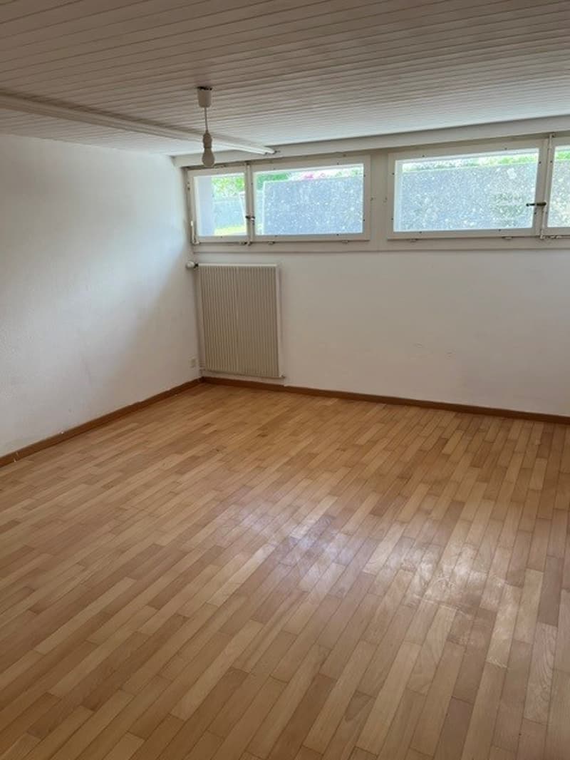3 Bastelräume mit separatem WC/Lavabo im Untergeschoss zu verkaufen in Neuenegg (6)