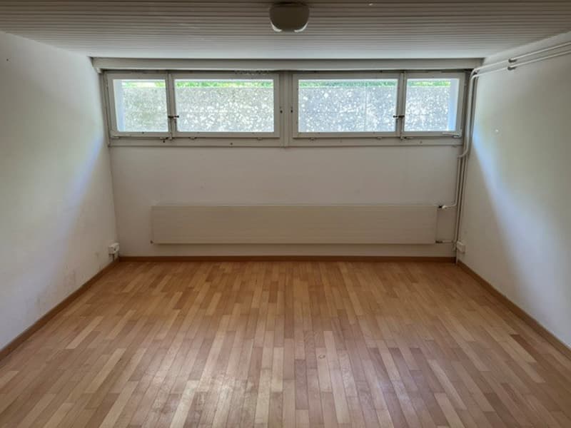 3 Bastelräume mit separatem WC/Lavabo im Untergeschoss zu verkaufen in Neuenegg (5)