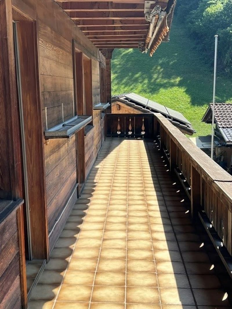 Spacious 4.5-room apartment with winter garden for rent in Kandergrund (16)