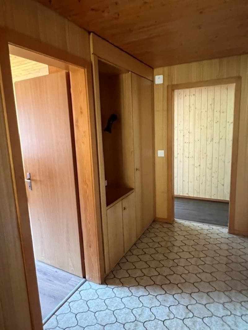 Spacious 4.5-room apartment with winter garden for rent in Kandergrund (11)