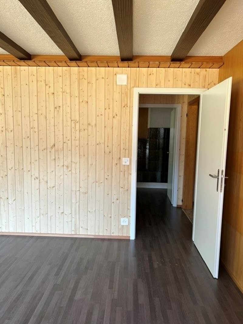 Spacious 4.5-room apartment with winter garden for rent in Kandergrund (10)