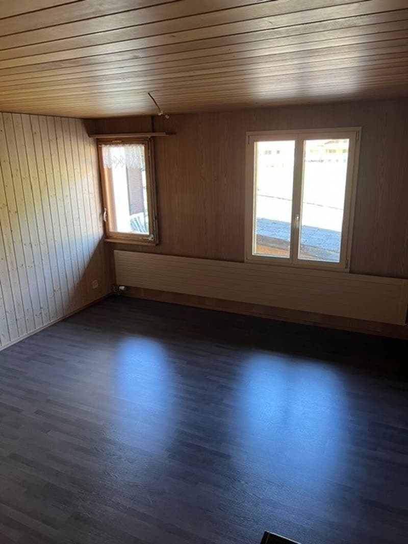 Spacious 4.5-room apartment with winter garden for rent in Kandergrund (7)