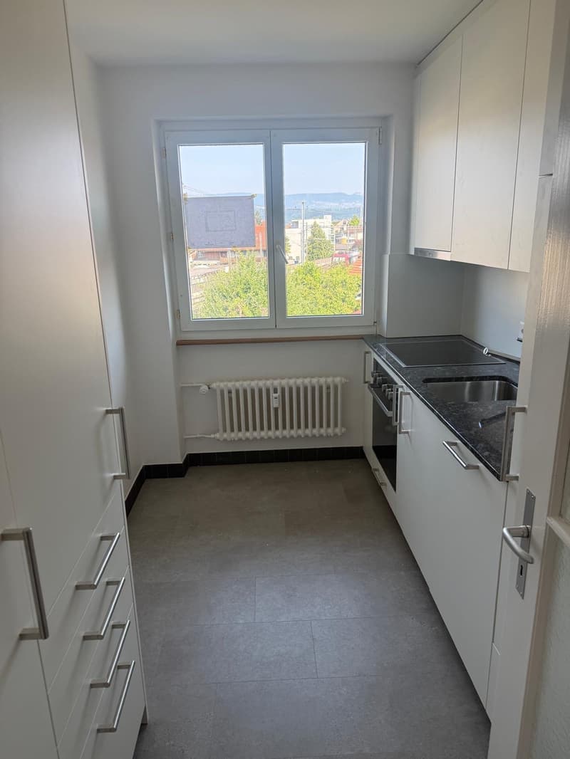 Helle 4.5-Zimmer-Wohnung mit Balkon in Lyss (2)