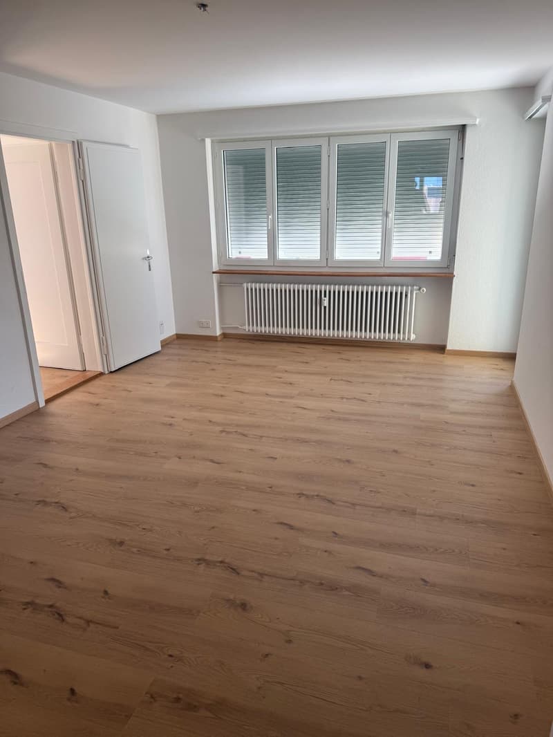 Helle 4.5-Zimmer-Wohnung mit Balkon in Lyss (4)