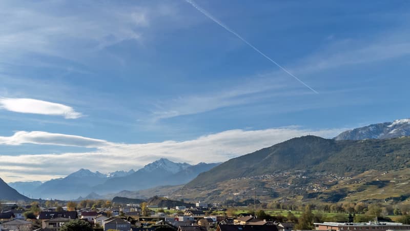 For Sale 3.5-Room Apartment with Lawn in Chippis (3)