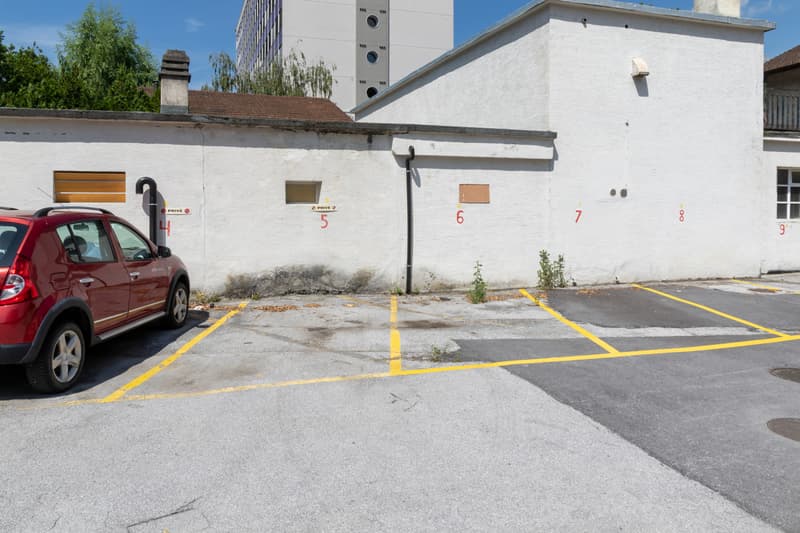 ZU VERMIETEN, STADTZENTRUM SION, AUSSENPARKPLATZ (2)