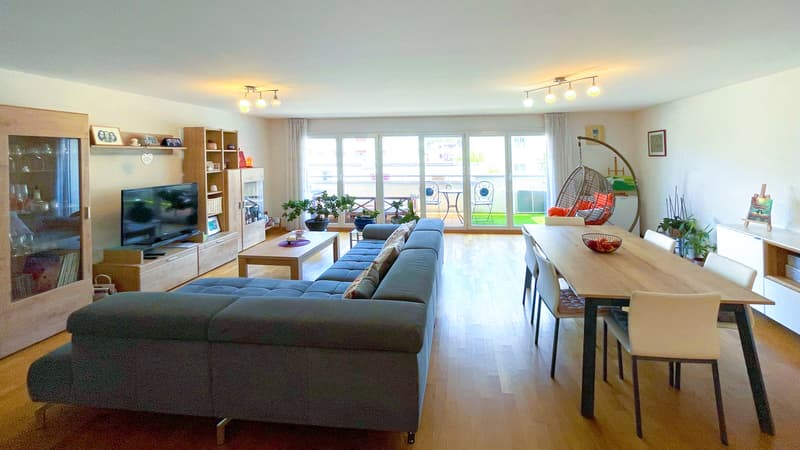 A VENDRE SPACIEUX APPARTEMENT 4.5 PCES A SIERRE (3)