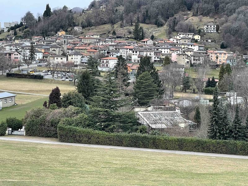 Villa di ca. m2 620 calpestabili o due abitazioni, fondo con licenza Rif.: 0388 (2)