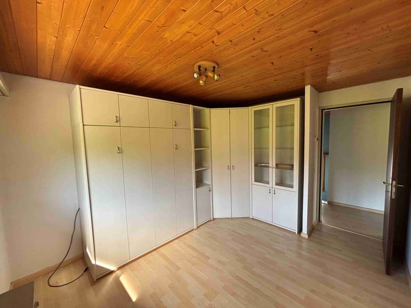 Charmant maison de famille de 5,5 pièces avec jardin d'hiver à Hersberg (10)