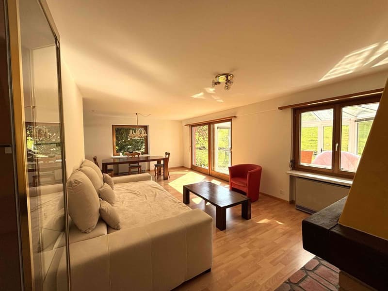 Charmant maison de famille de 5,5 pièces avec jardin d'hiver à Hersberg (4)