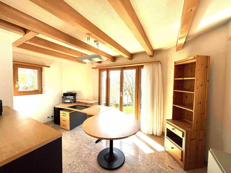 Charmant maison de famille de 5,5 pièces avec jardin d'hiver à Hersberg (6)