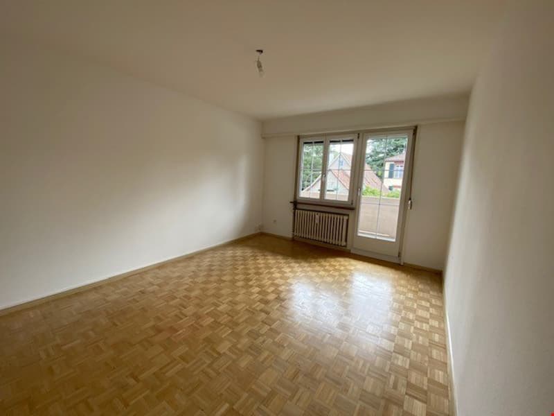 Schöne 3 Zimmerwohnung Zentral gelegen mit zwei Balkone (1)