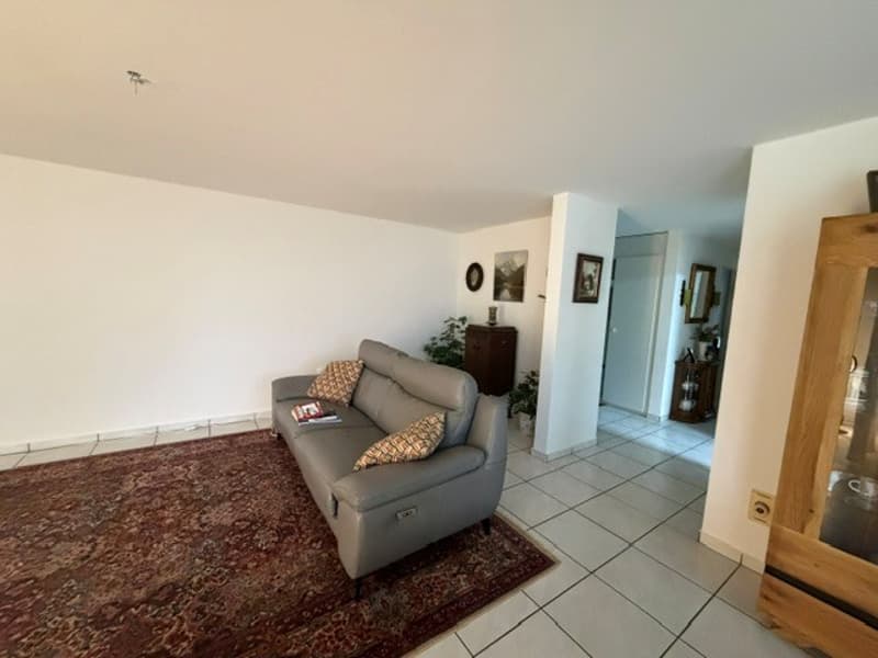 Helle 4-Zimmer-Wohnung mit Balkon in Ormalingen (3)