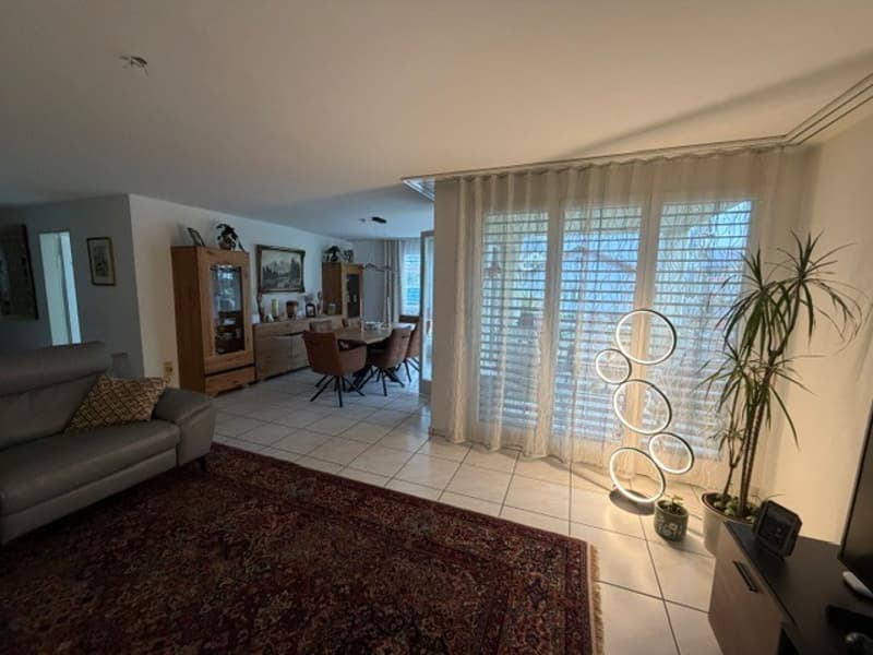 Helle 4-Zimmer-Wohnung mit Balkon in Ormalingen (1)