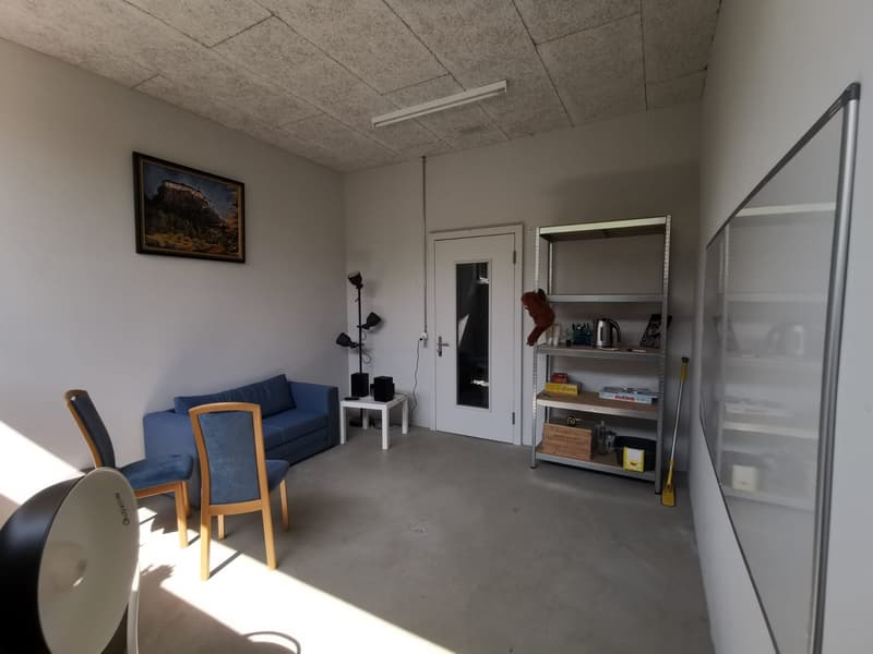 Spacious studio for rent (4)