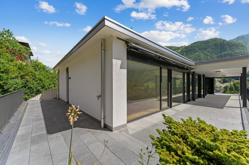 Charmant appartement de 4,5 pièces en duplex avec vue sur les montagnes à Dallenwil (28)