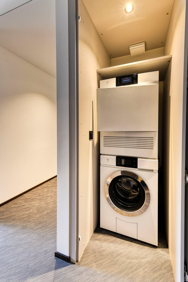 Appartamento in affitto in standard di proprietà con 2 camere da letto con bagni en suite e cantina del vino in cucina (25)