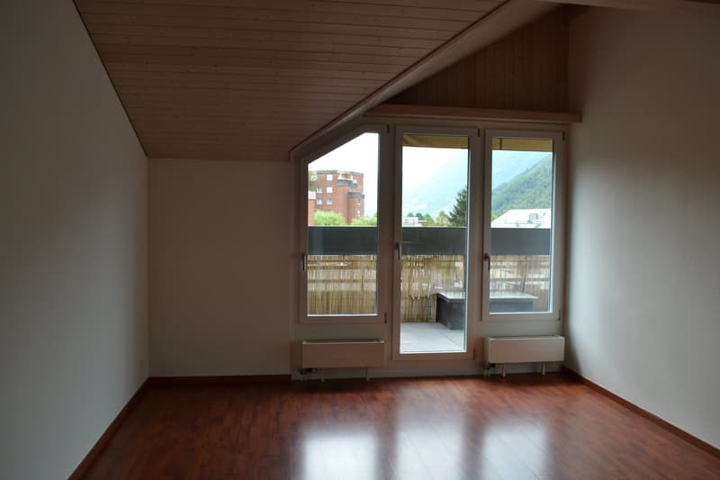 2-Zimmer-Dachwohnung mit Seesicht in Stansstad zu vermieten (4)