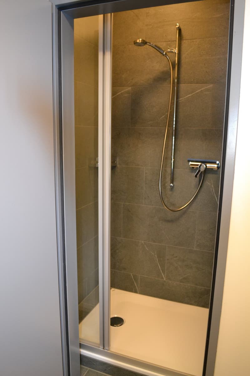 Au centre d'Altdorf : Chambre simple et abordable à louer ! (8)