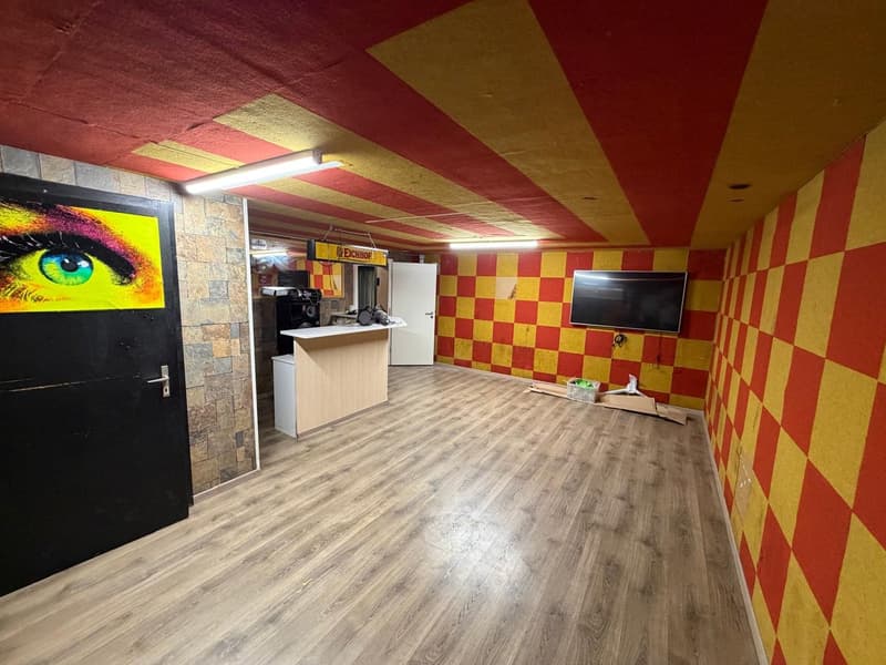 Salle de loisirs au centre d'Altdorf (1)