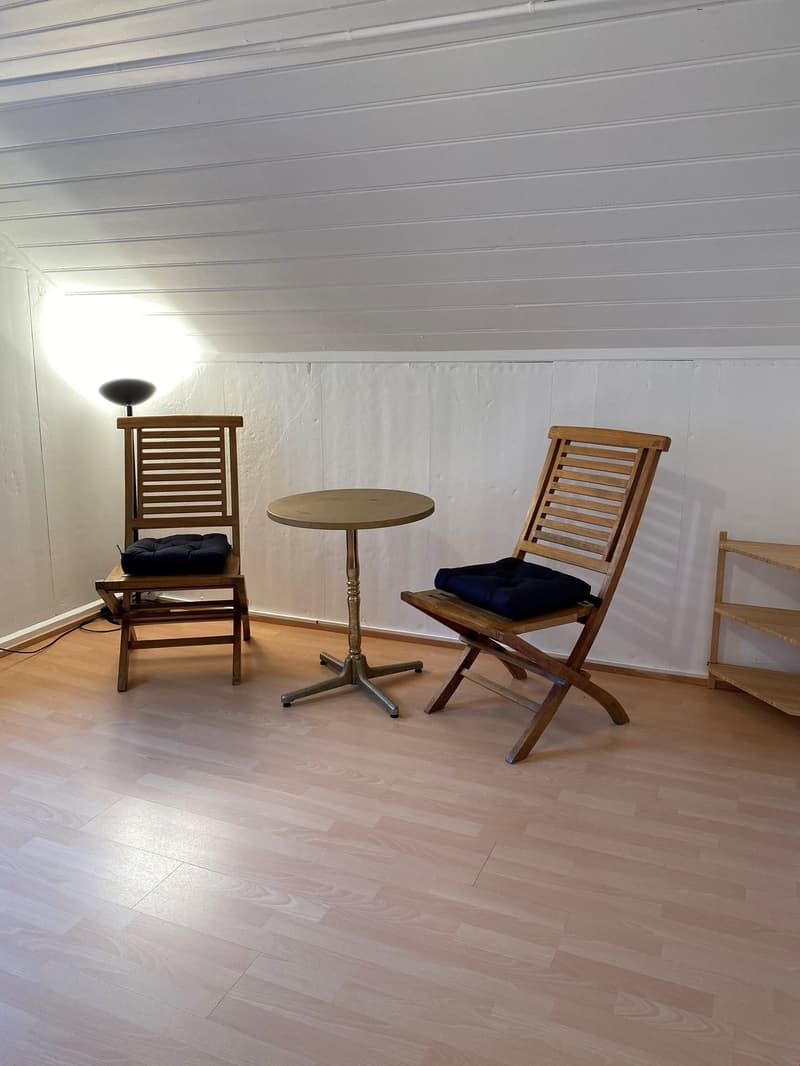 Im Zentrum von Altdorf: Günstiges, einfaches Zimmer zu vermieten! (2)