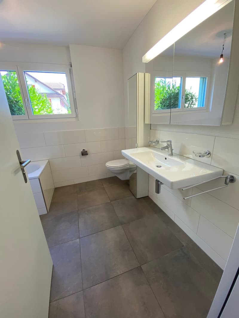 Newly available 4.5 room garden apartment on the ground floor with garden seating and lawn (10)