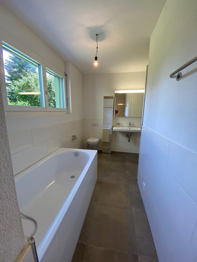 Newly available 4.5 room garden apartment on the ground floor with garden seating and lawn (11)