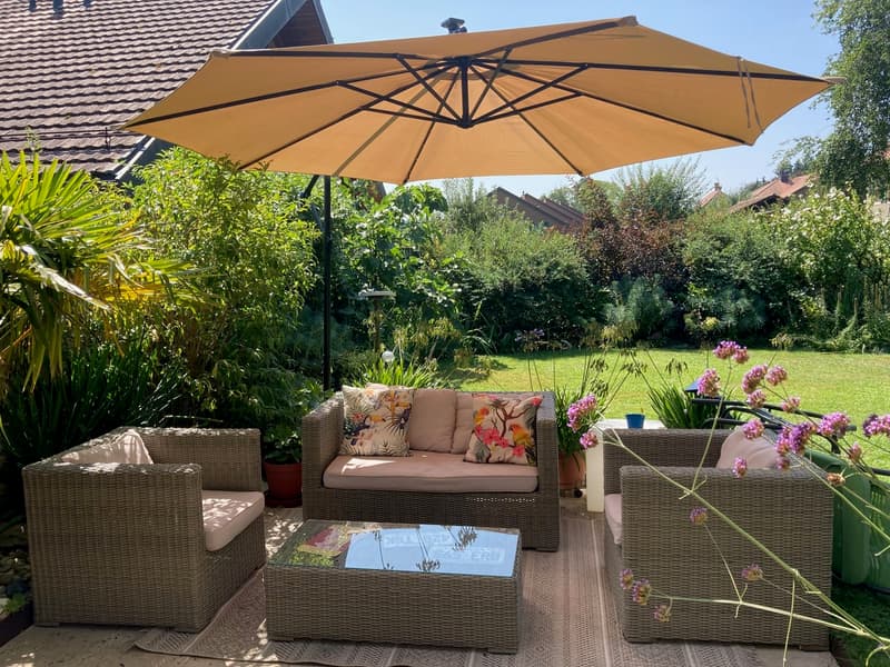 Maison jumelle de 6,5 pièces  Magnifique jardin d'env. 400 m2 (4)