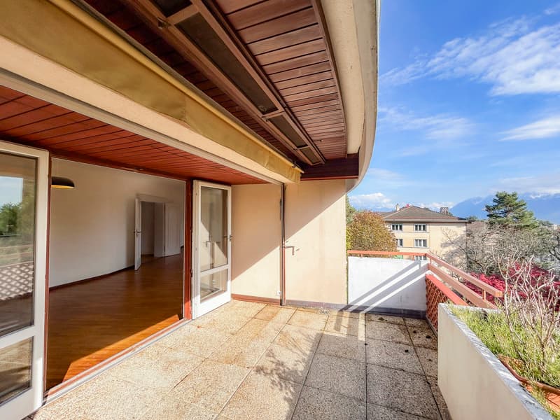 Mansarda di 163 m² con vista lago e montagne (4)