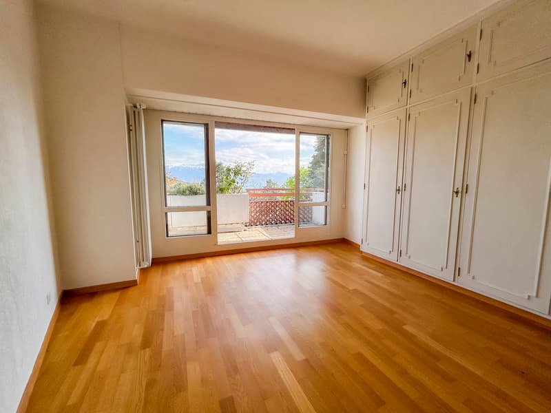 Mansarda di 163 m² con vista lago e montagne (13)