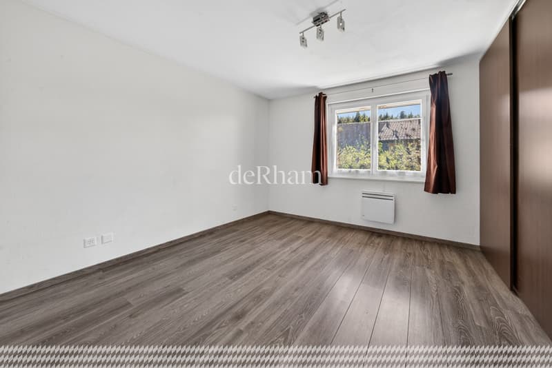 Villa of 2 apartments With great potential, beautiful garden (9)