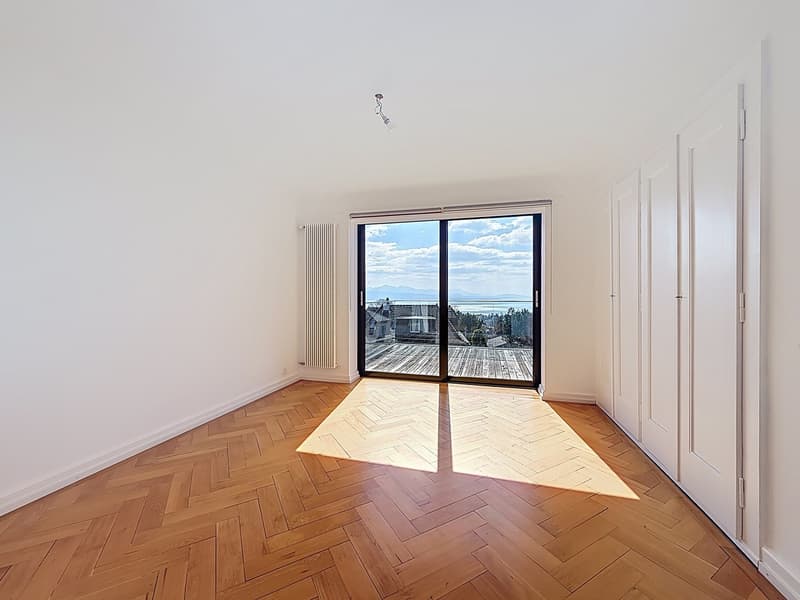 Individual villa with 7.5 rooms and lake view (7)