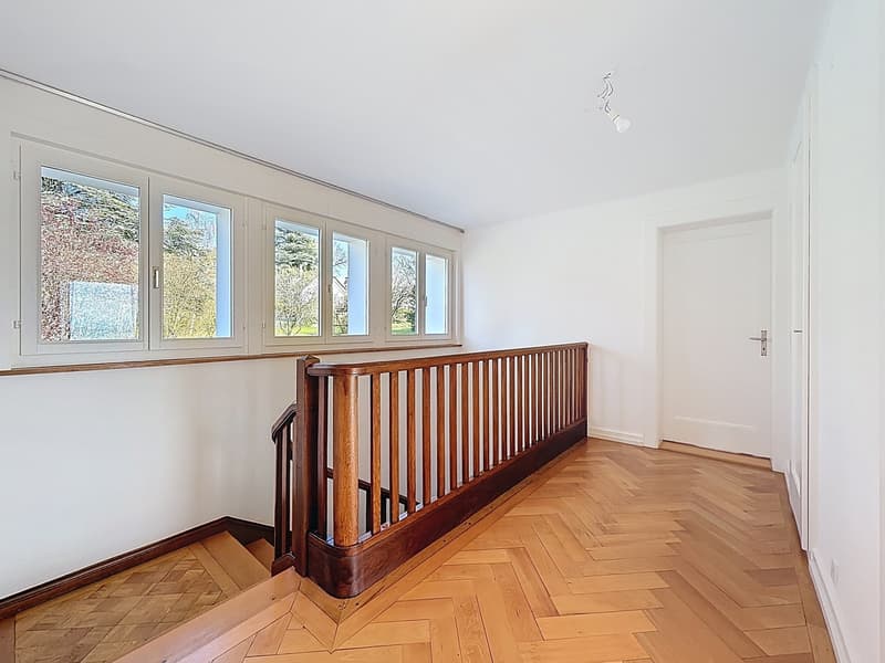 Individual villa with 7.5 rooms and lake view (8)