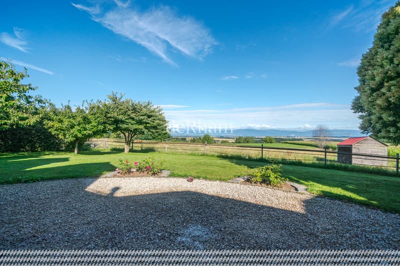 Beautiful 7.5-room property (11)