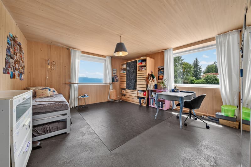 Geräumiges Einfamilienhaus mit atemberaubendem Blick auf die Alpen und den See (6)