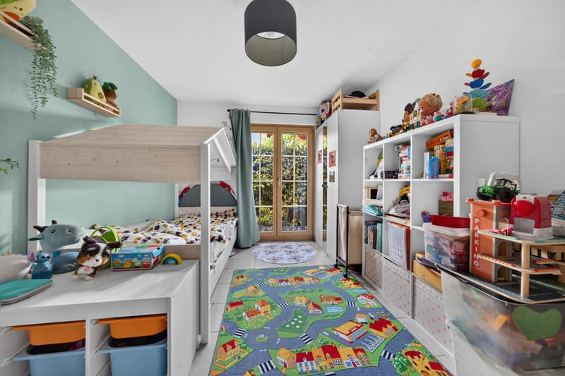Appartamento contemporaneo con un grande giardino (11)