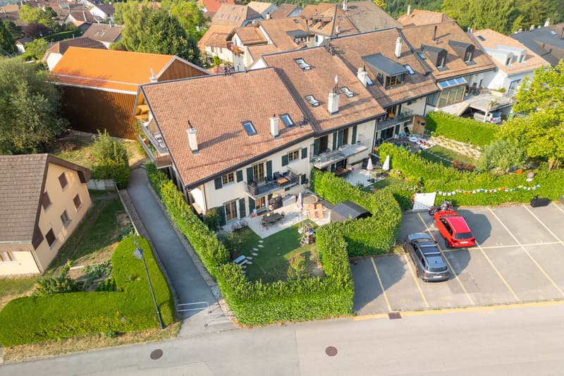 Appartamento contemporaneo con un grande giardino (2)