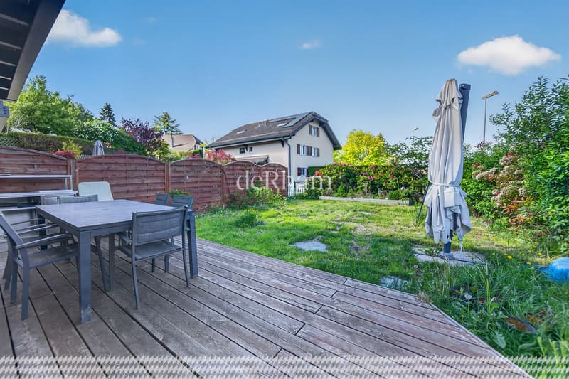 Charmante maison jumelle de 5,5 pièces avec beau jardin (11)
