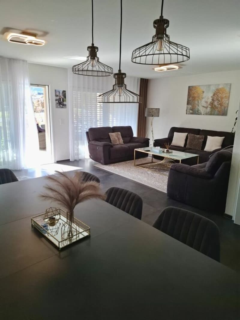 Villa familiare come nuova in ecquartiere privilegiato (6)