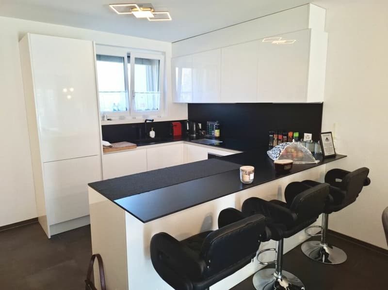 Villa familiare come nuova in ecquartiere privilegiato (4)