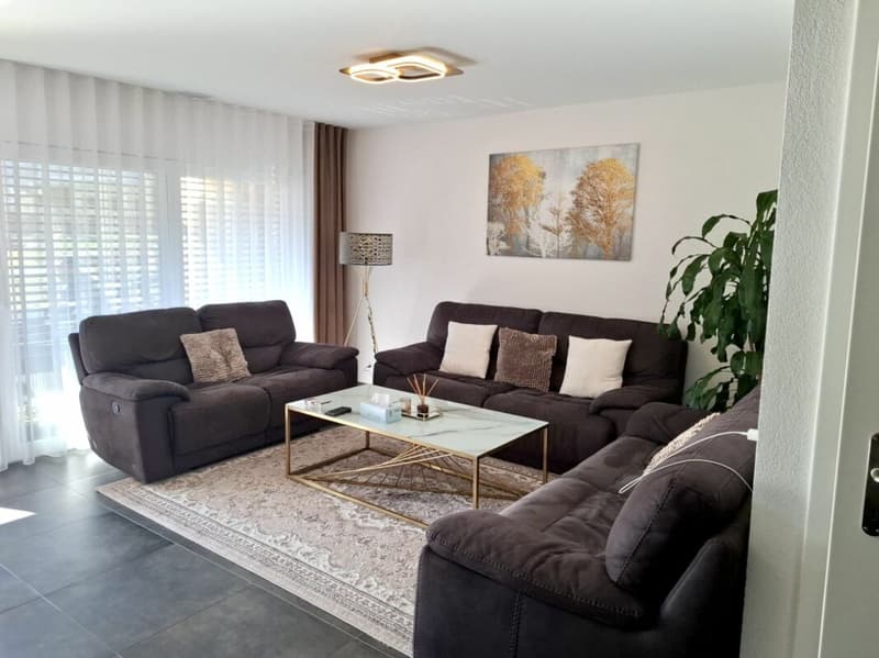 Villa familiare come nuova in ecquartiere privilegiato (5)