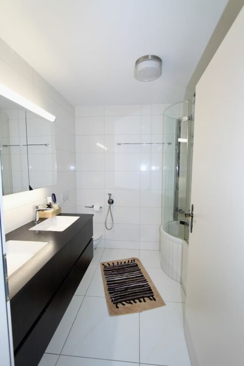 Space and light, just two steps from the lake and all amenities (9)
