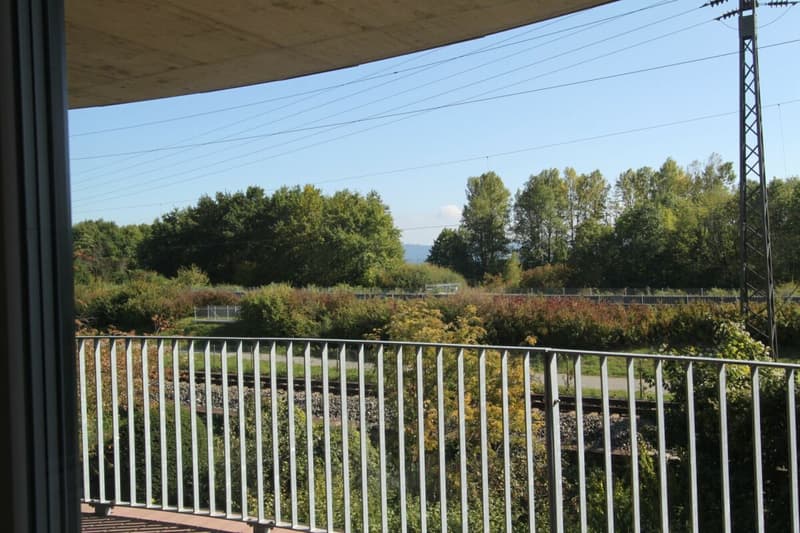 Space and light, just two steps from the lake and all amenities (6)
