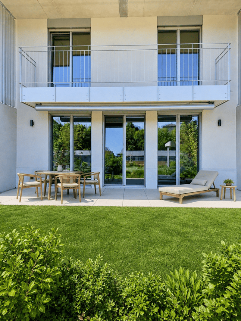 Spacious and bright duplex with terrace and private garden (4)